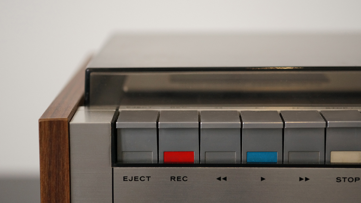 より安定を目指したカセットテープデッキ - The History of Sound & Recording - | ティアック株式会社